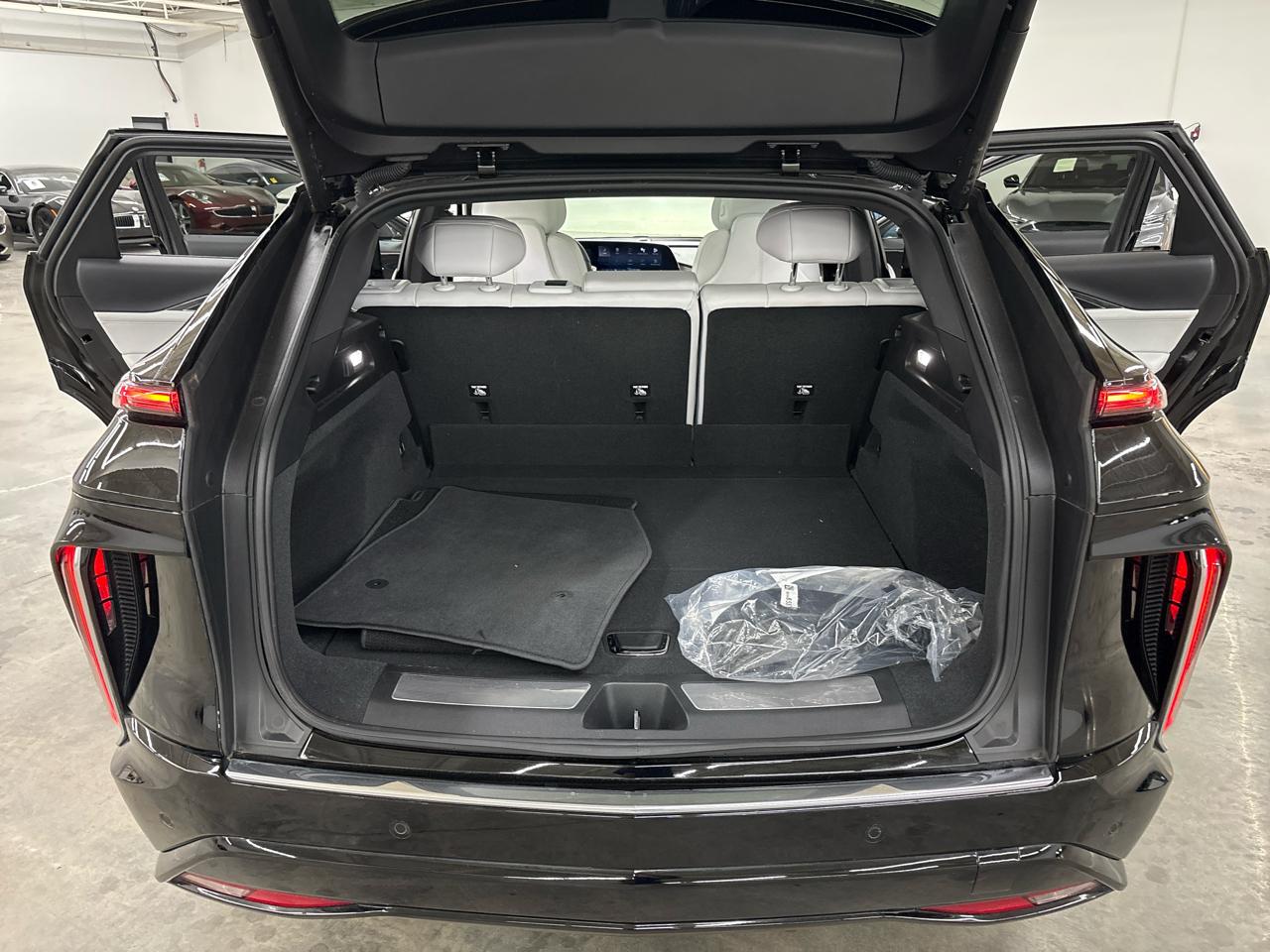 Cadillac Lyriq 4dr Luxury w/1SC 2024