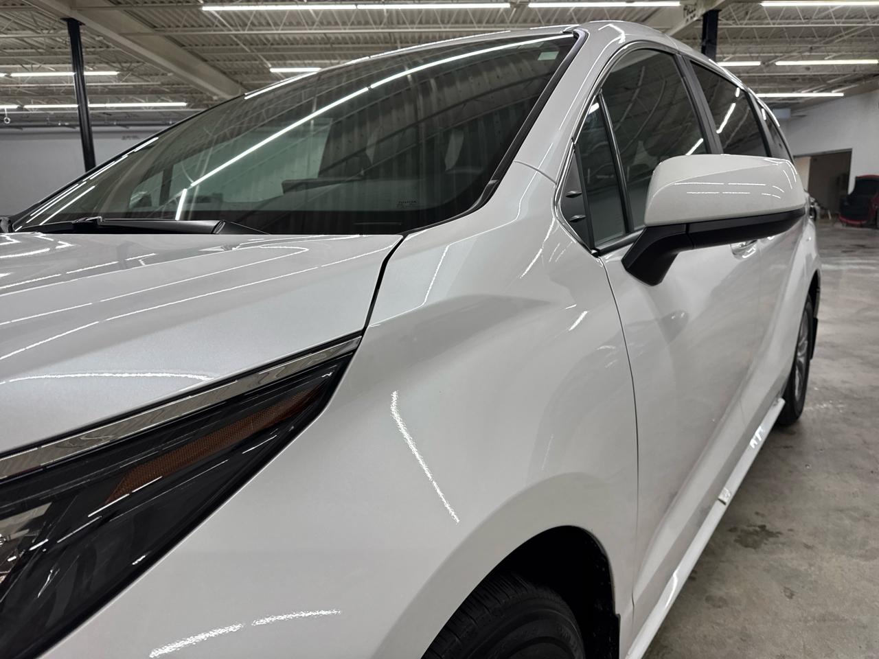Toyota Sienna XLE FWD 8-Passenger (Natl) 2025