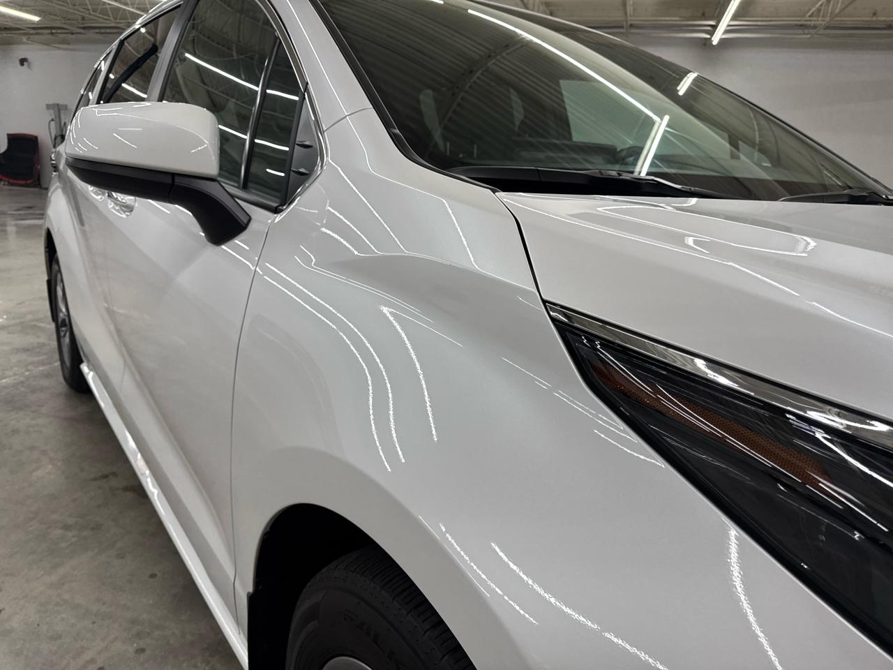 Toyota Sienna XLE FWD 8-Passenger (Natl) 2025