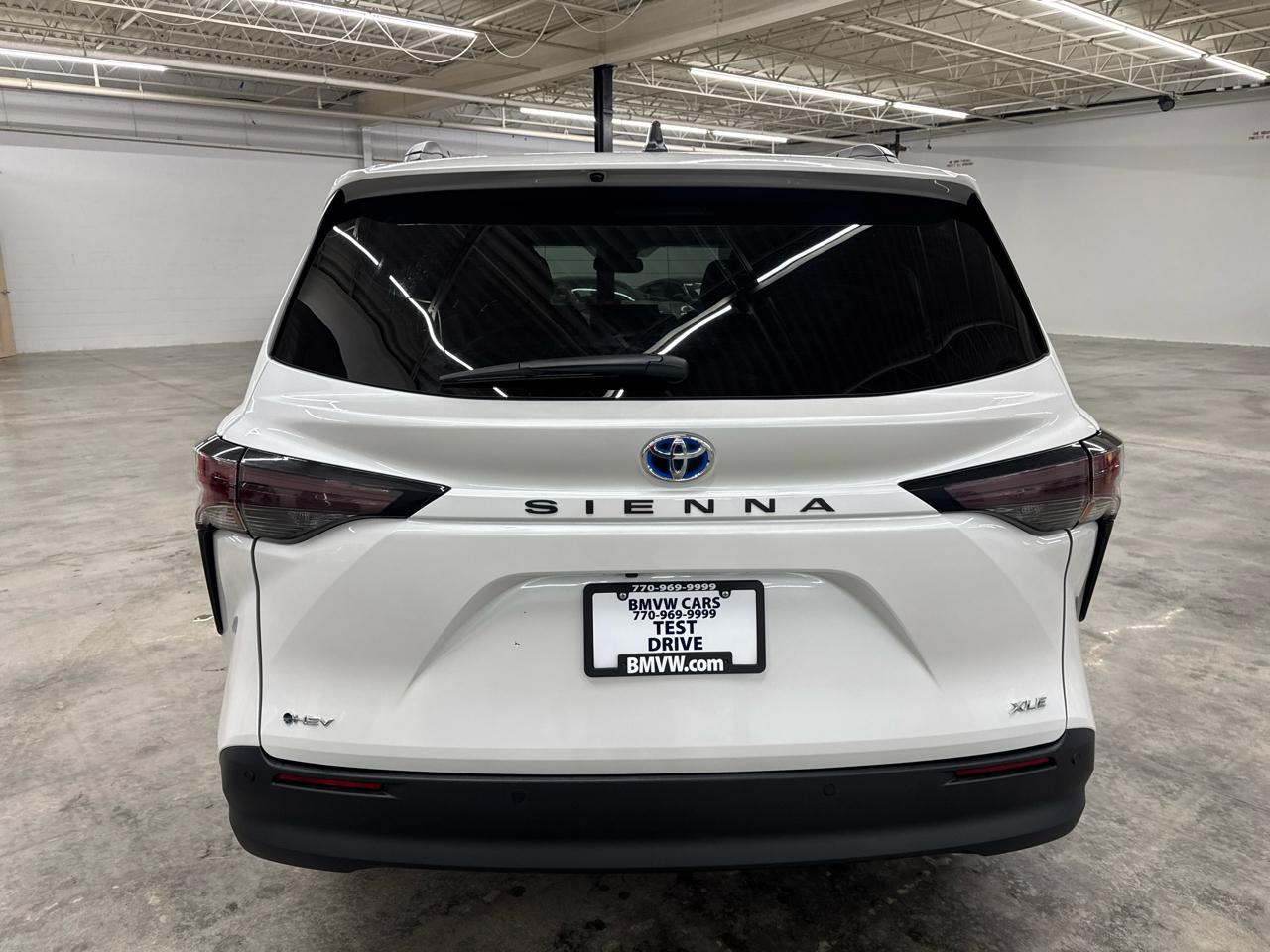Toyota Sienna XLE FWD 8-Passenger (Natl) 2025