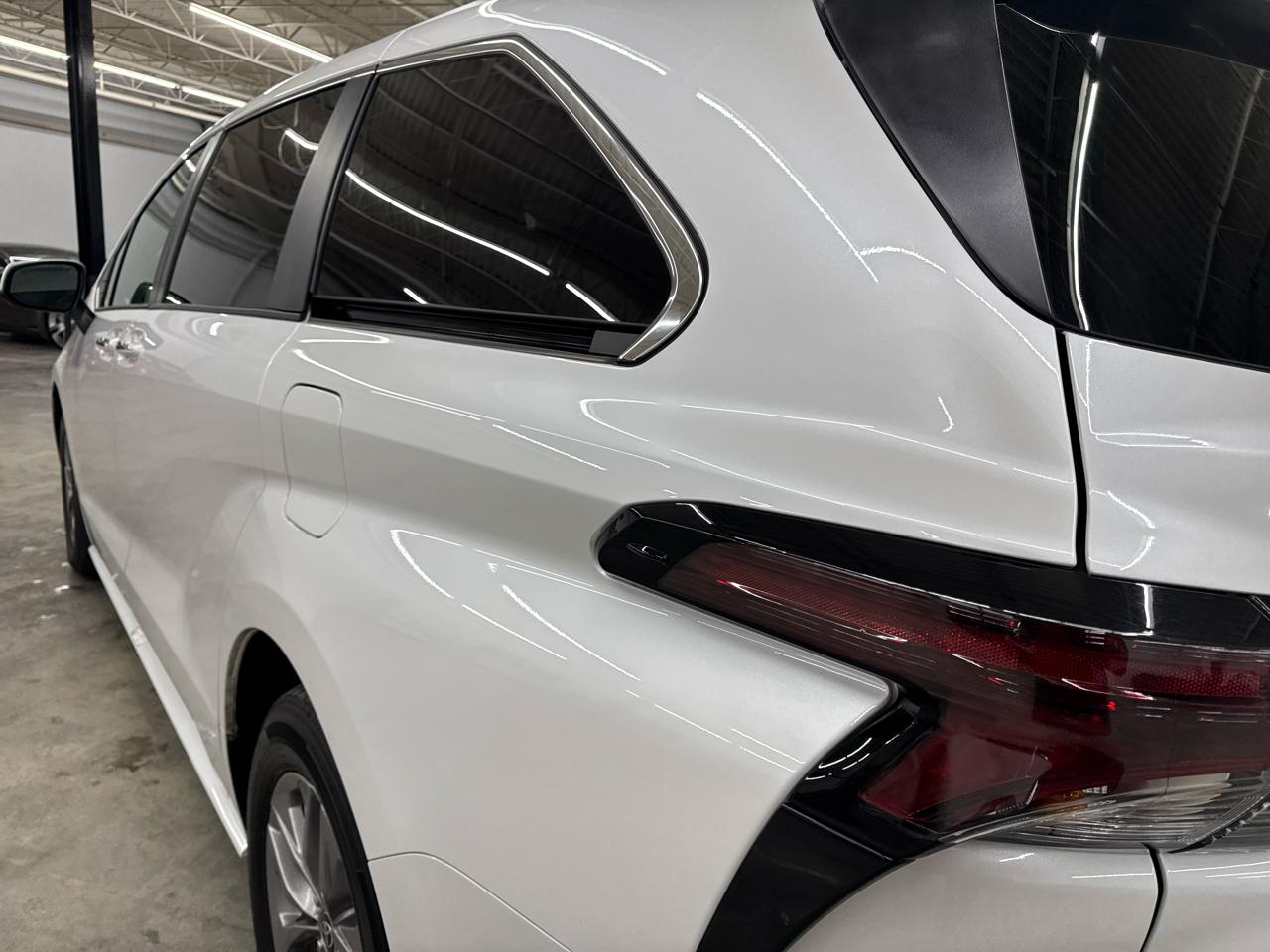 Toyota Sienna XLE FWD 8-Passenger (Natl) 2025