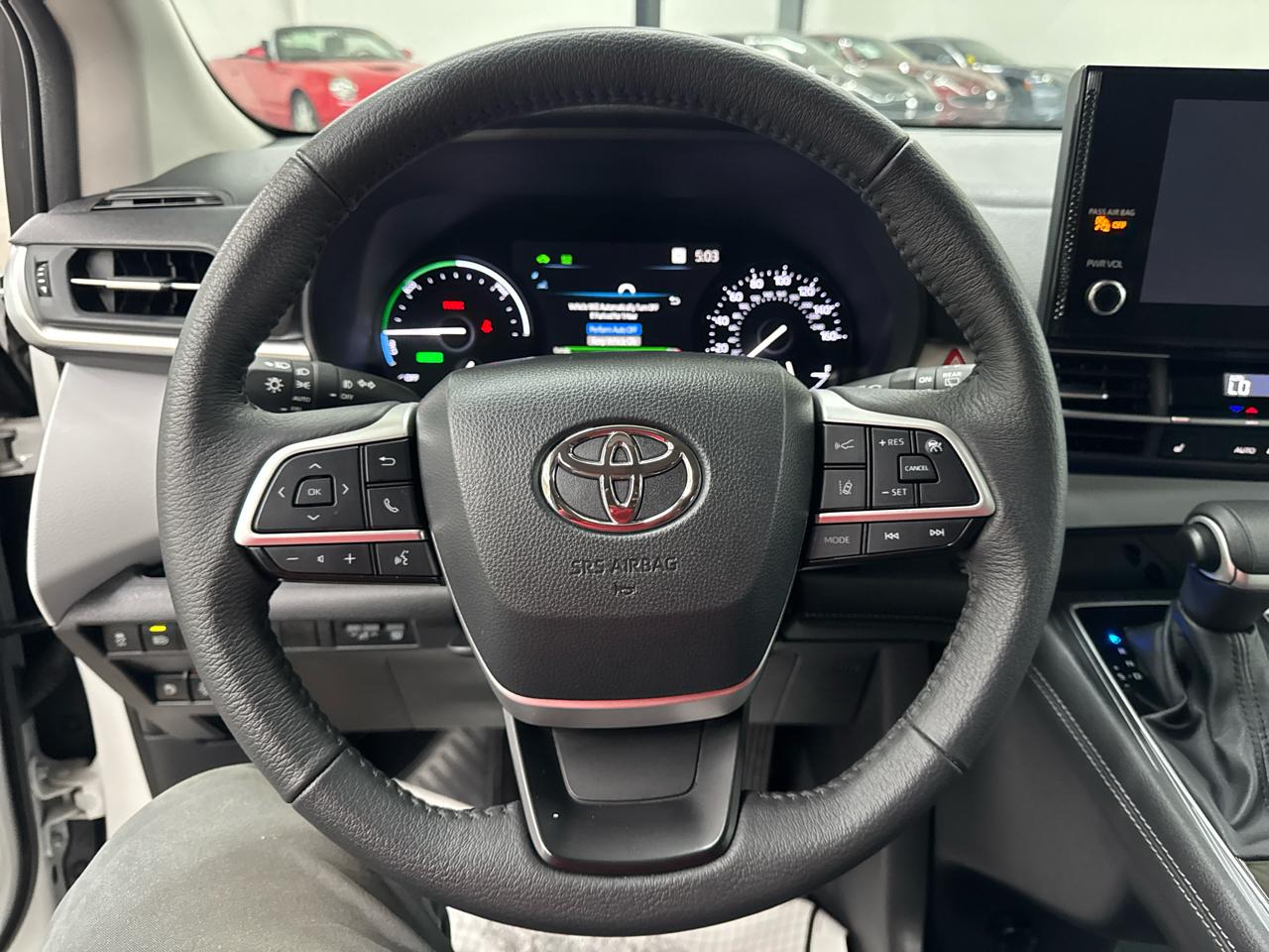 Toyota Sienna XLE FWD 8-Passenger (Natl) 2025