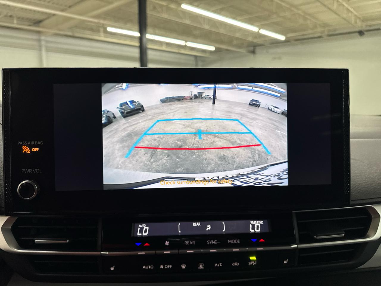 Toyota Sienna XLE FWD 8-Passenger (Natl) 2025