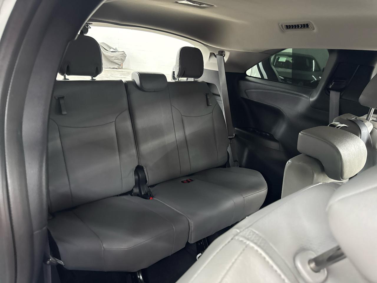 Toyota Sienna XLE FWD 8-Passenger (Natl) 2025