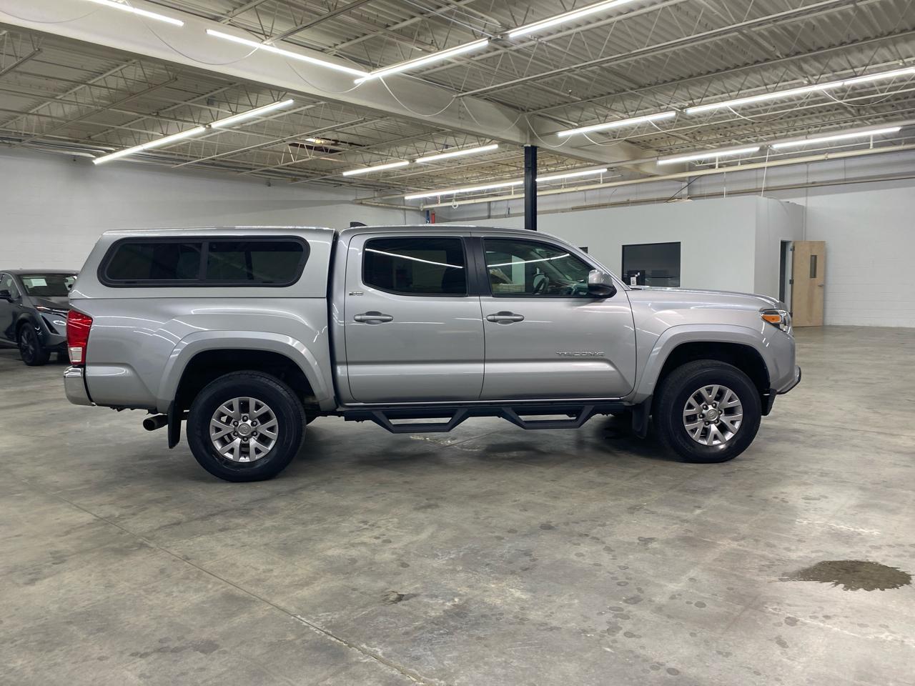 Toyota Tacoma TRD Off Road Double Cab 5' Bed V6 4x4 MT (Natl) 2017