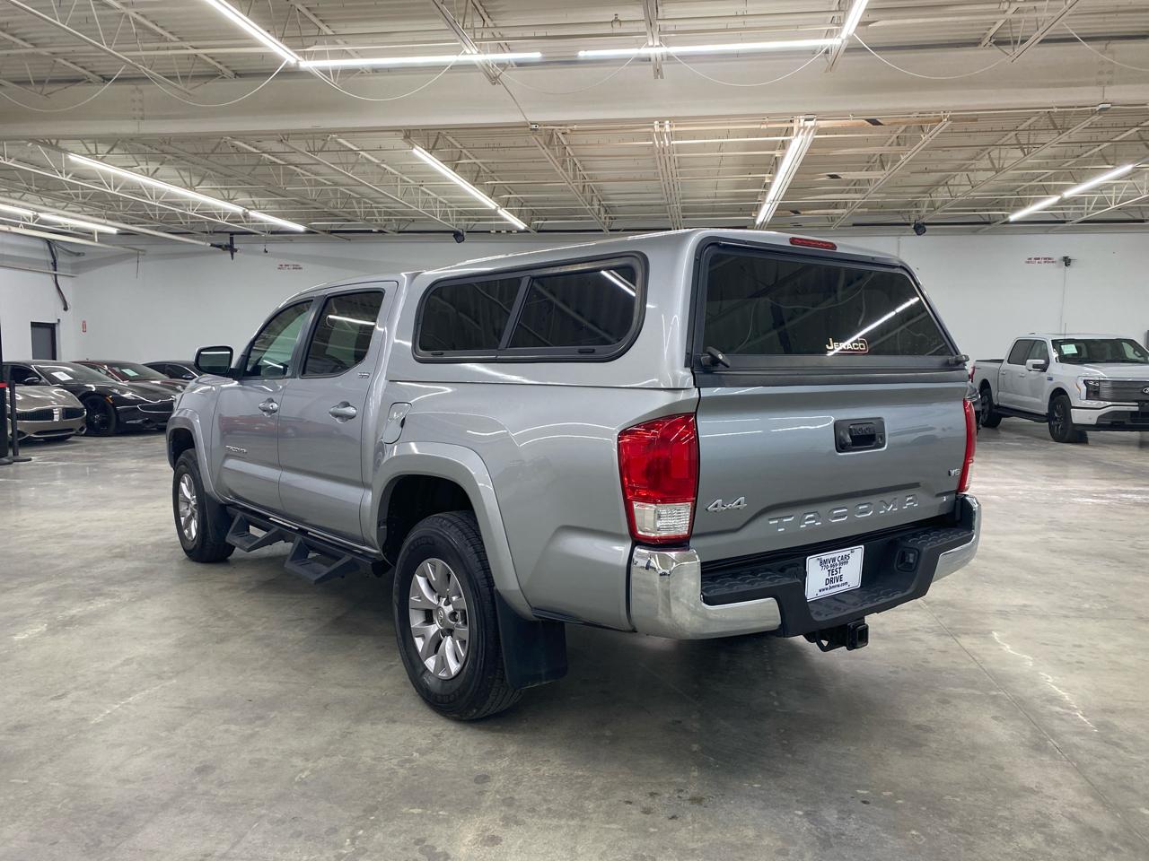 Toyota Tacoma TRD Off Road Double Cab 5' Bed V6 4x4 MT (Natl) 2017