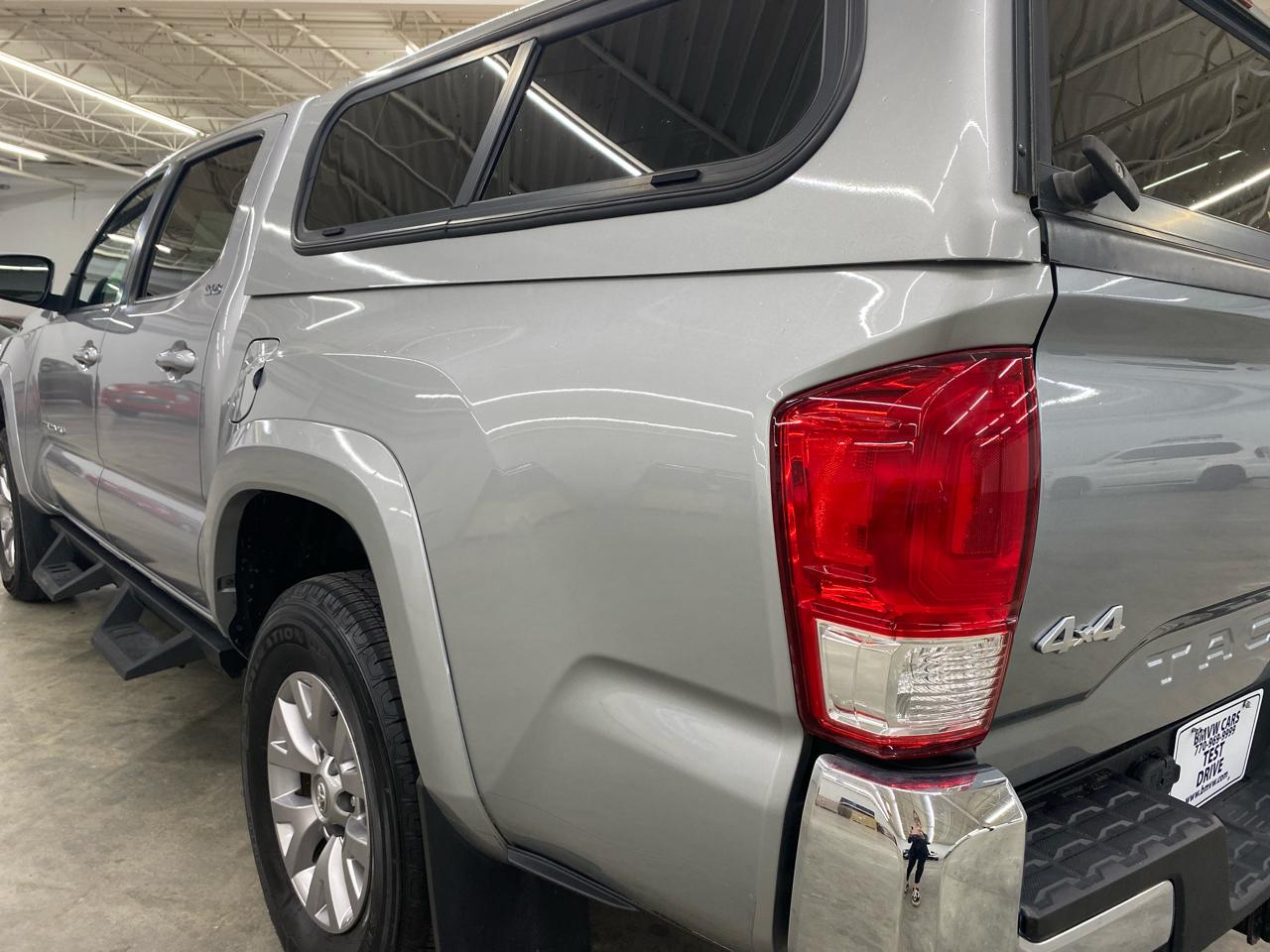 Toyota Tacoma TRD Off Road Double Cab 5' Bed V6 4x4 MT (Natl) 2017