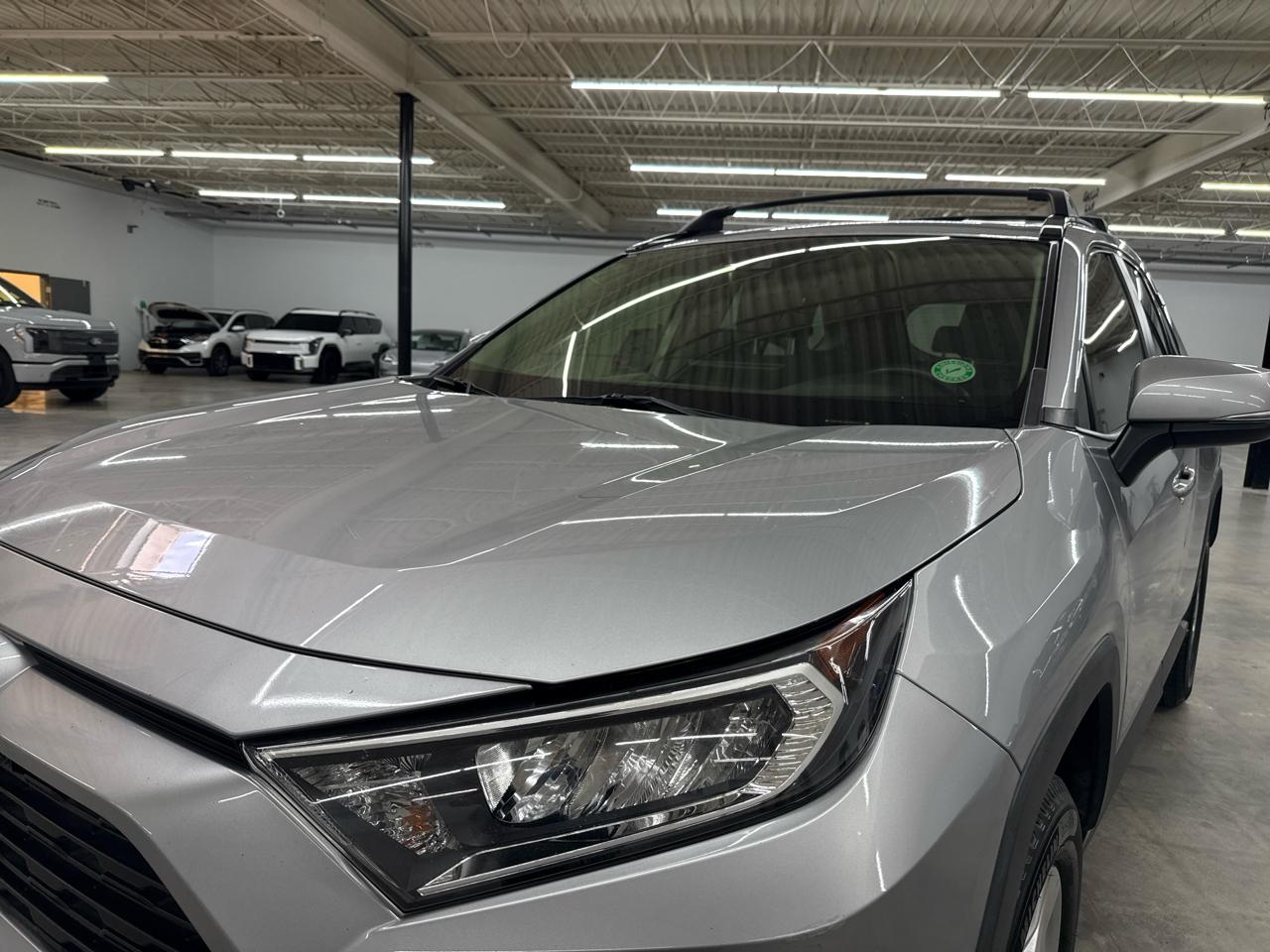 Toyota RAV4 XLE AWD (Natl) 2020