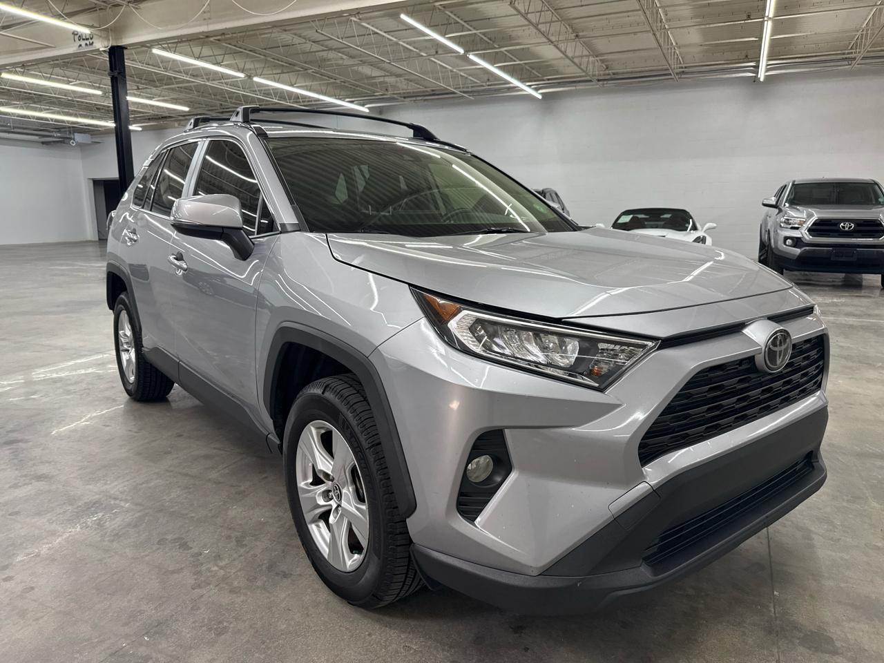 Toyota RAV4 XLE AWD (Natl) 2020