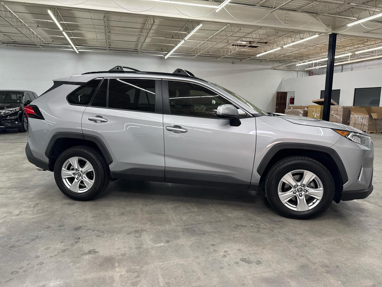Toyota RAV4 XLE AWD (Natl) 2020