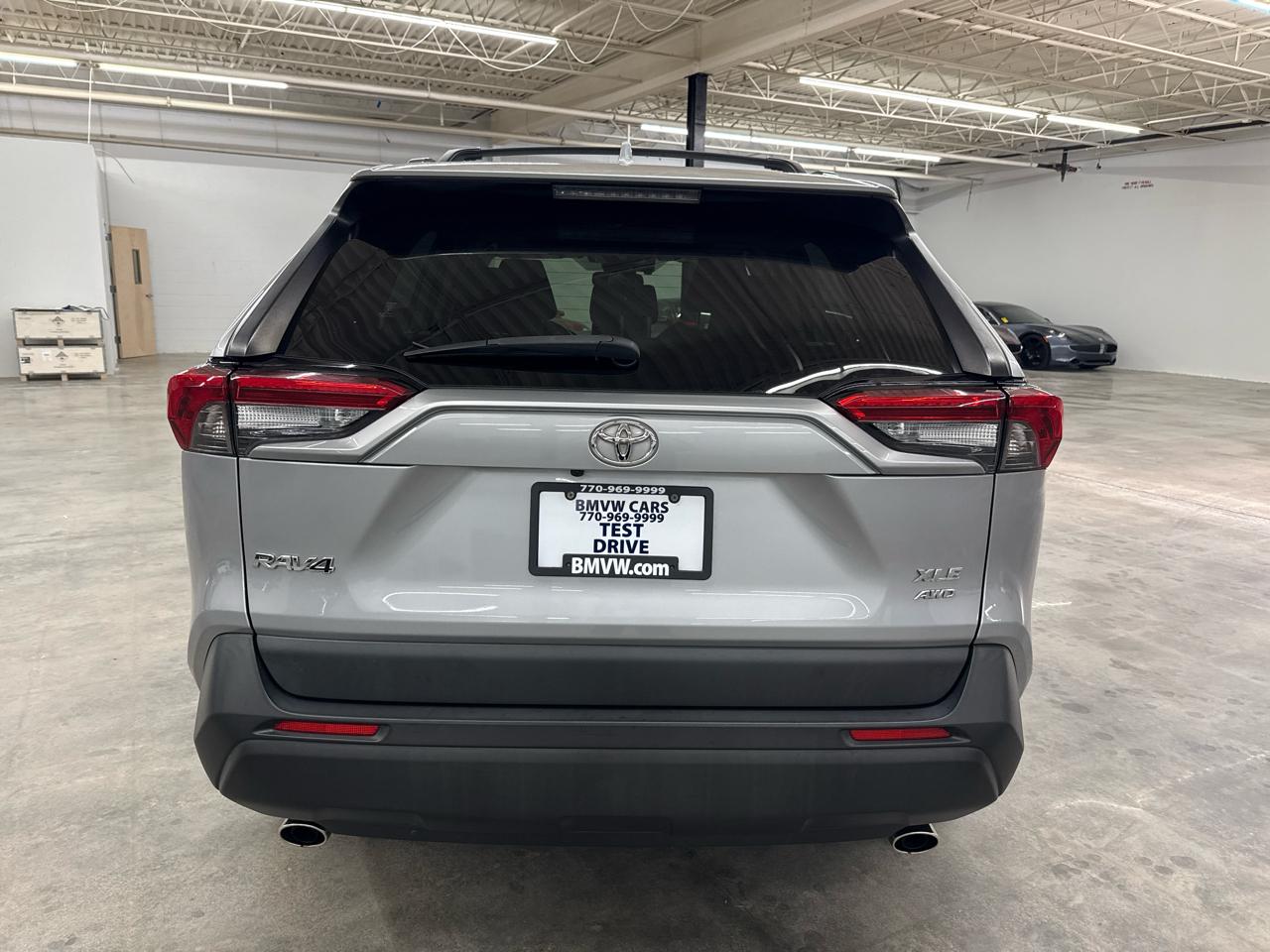 Toyota RAV4 XLE AWD (Natl) 2020