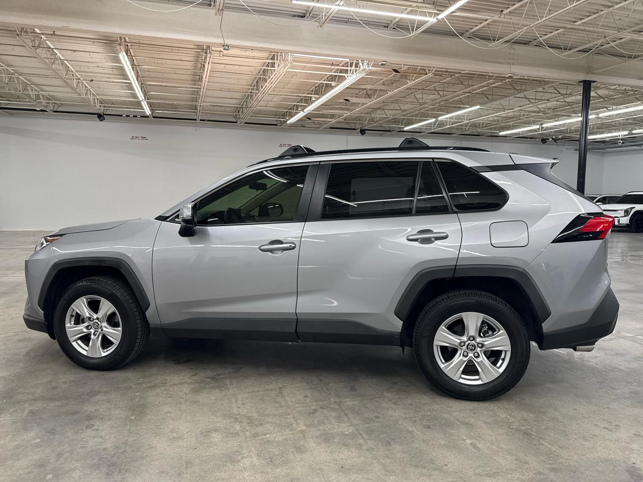 Toyota RAV4 XLE AWD (Natl) 2020