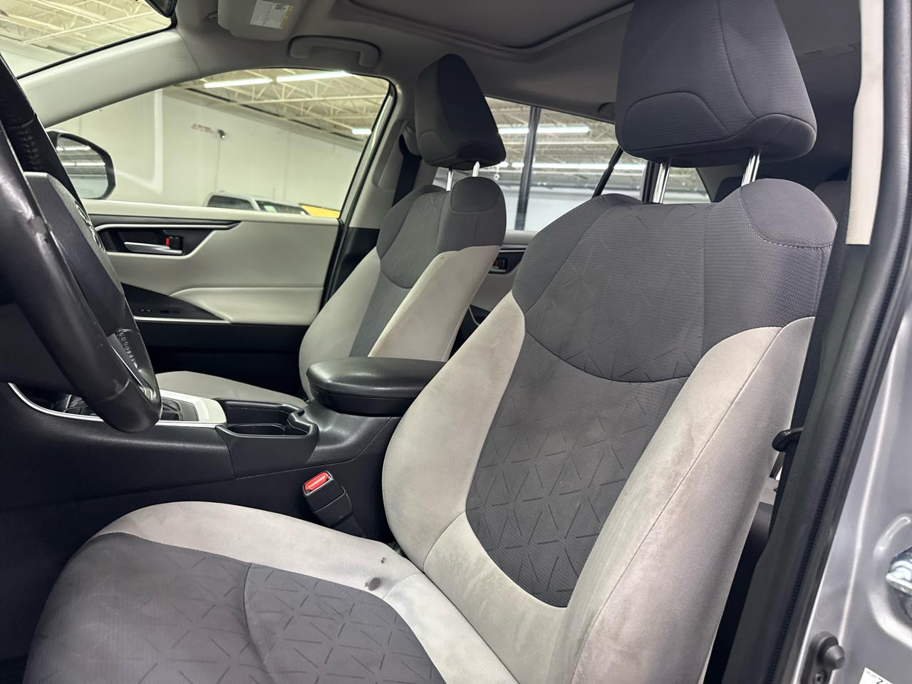 Toyota RAV4 XLE AWD (Natl) 2020