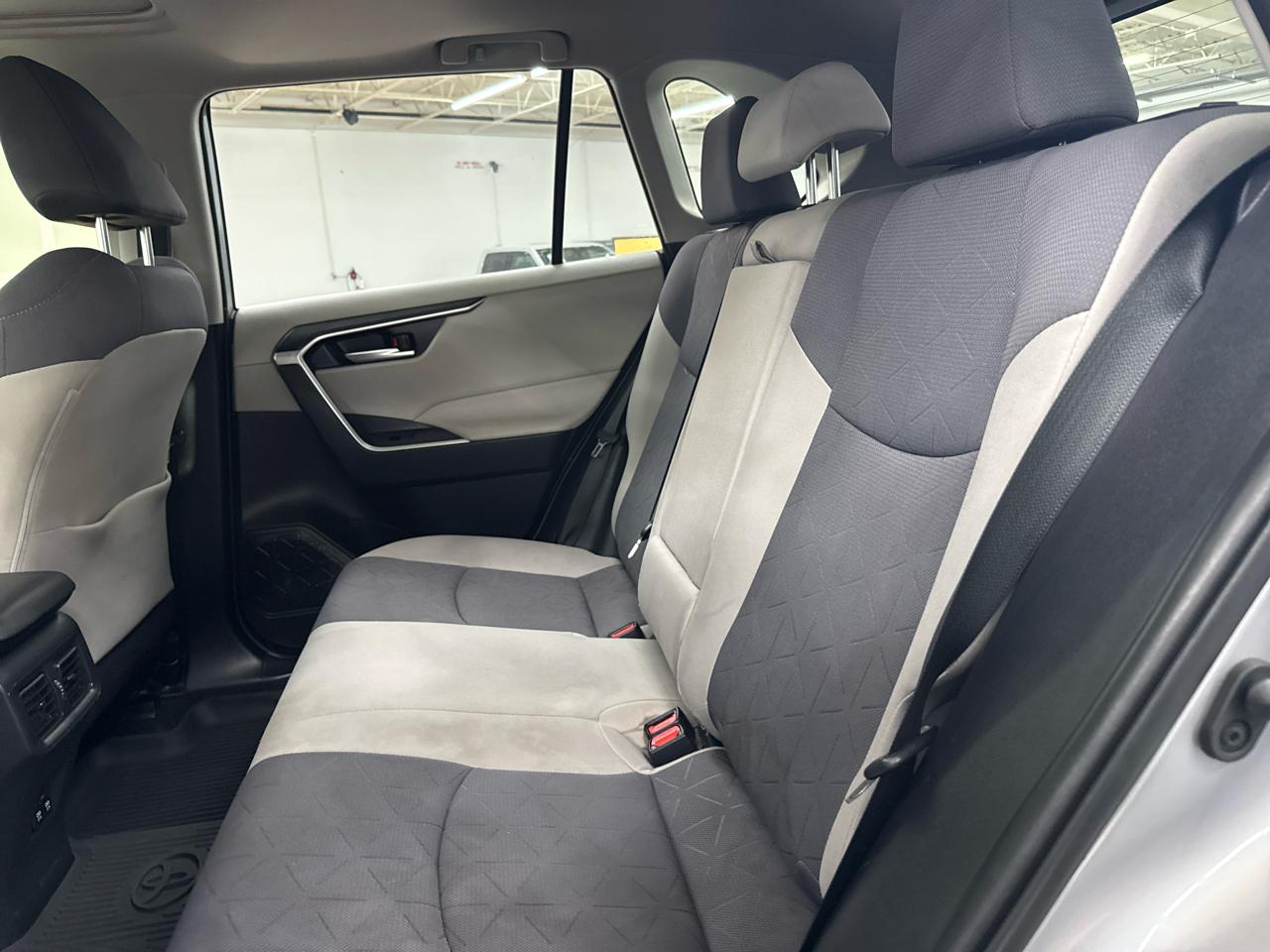 Toyota RAV4 XLE AWD (Natl) 2020