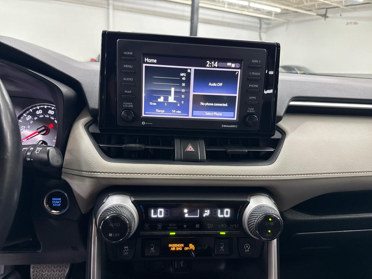 Toyota RAV4 XLE AWD (Natl) 2020