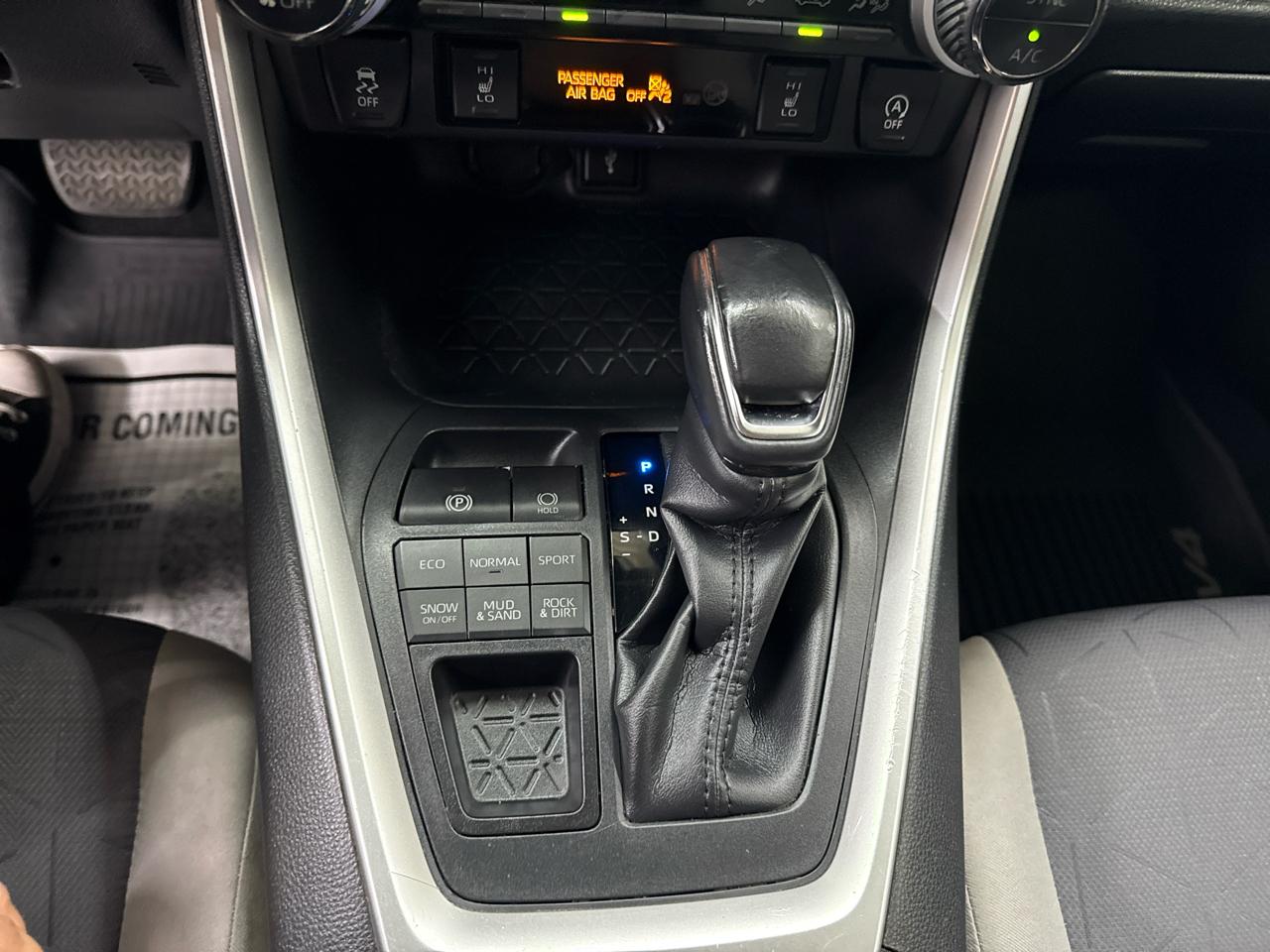 Toyota RAV4 XLE AWD (Natl) 2020