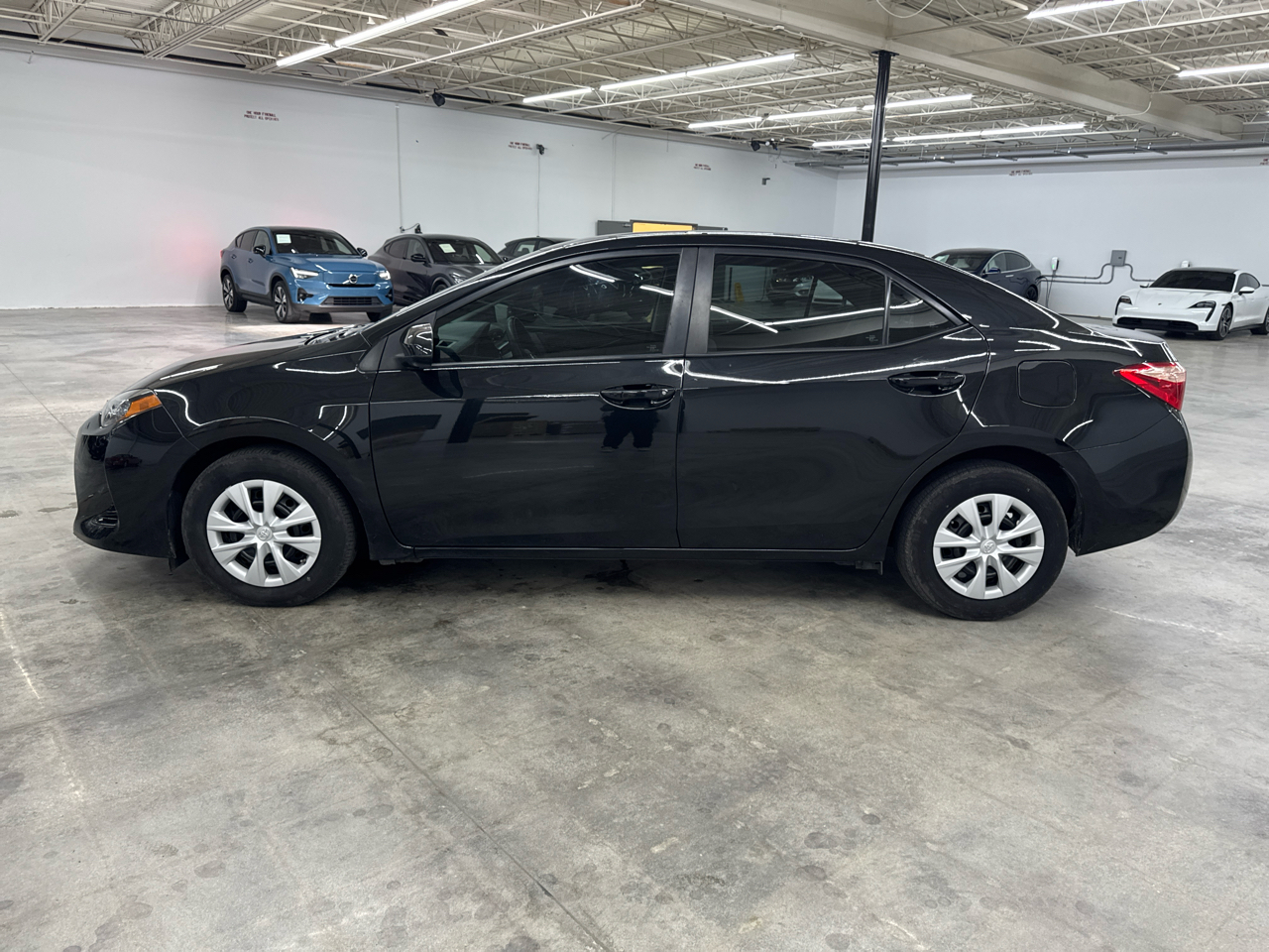 Toyota Corolla XLE CVT (Natl) 2019