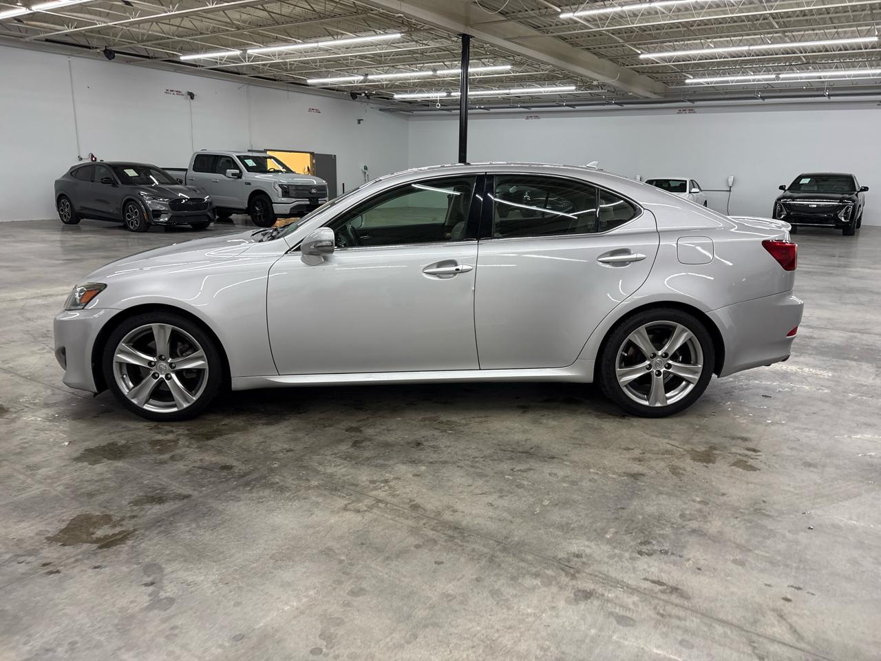 Lexus IS 250 4dr Sport Sdn Man RWD 2011