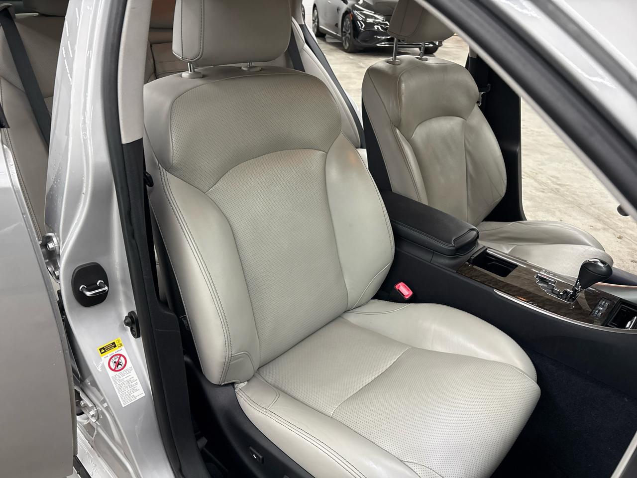 Lexus IS 250 4dr Sport Sdn Man RWD 2011