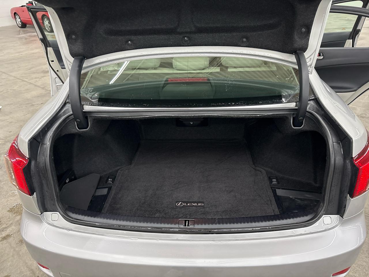Lexus IS 250 4dr Sport Sdn Man RWD 2011