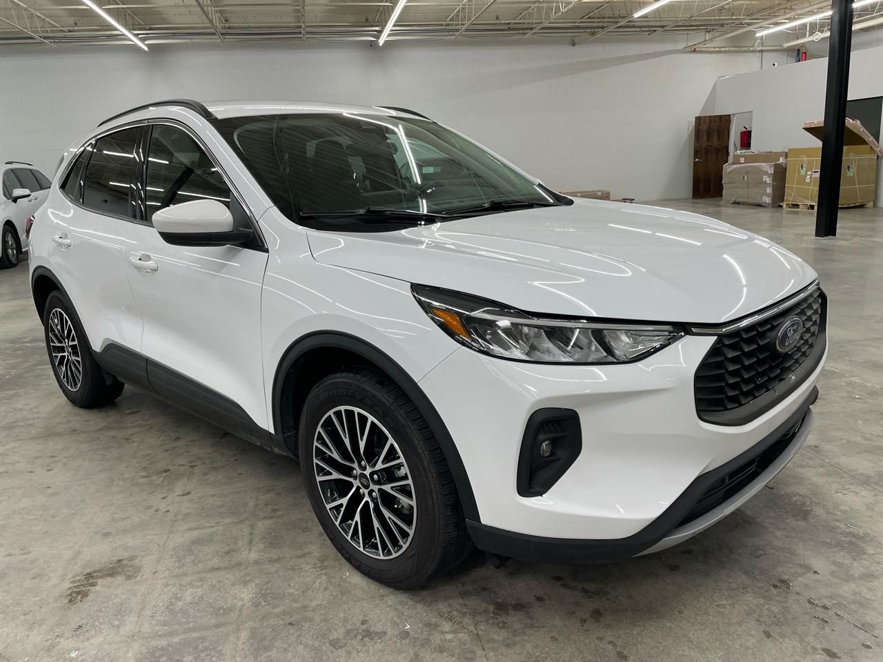Ford Escape FWD 4dr Hybrid Limited 2023