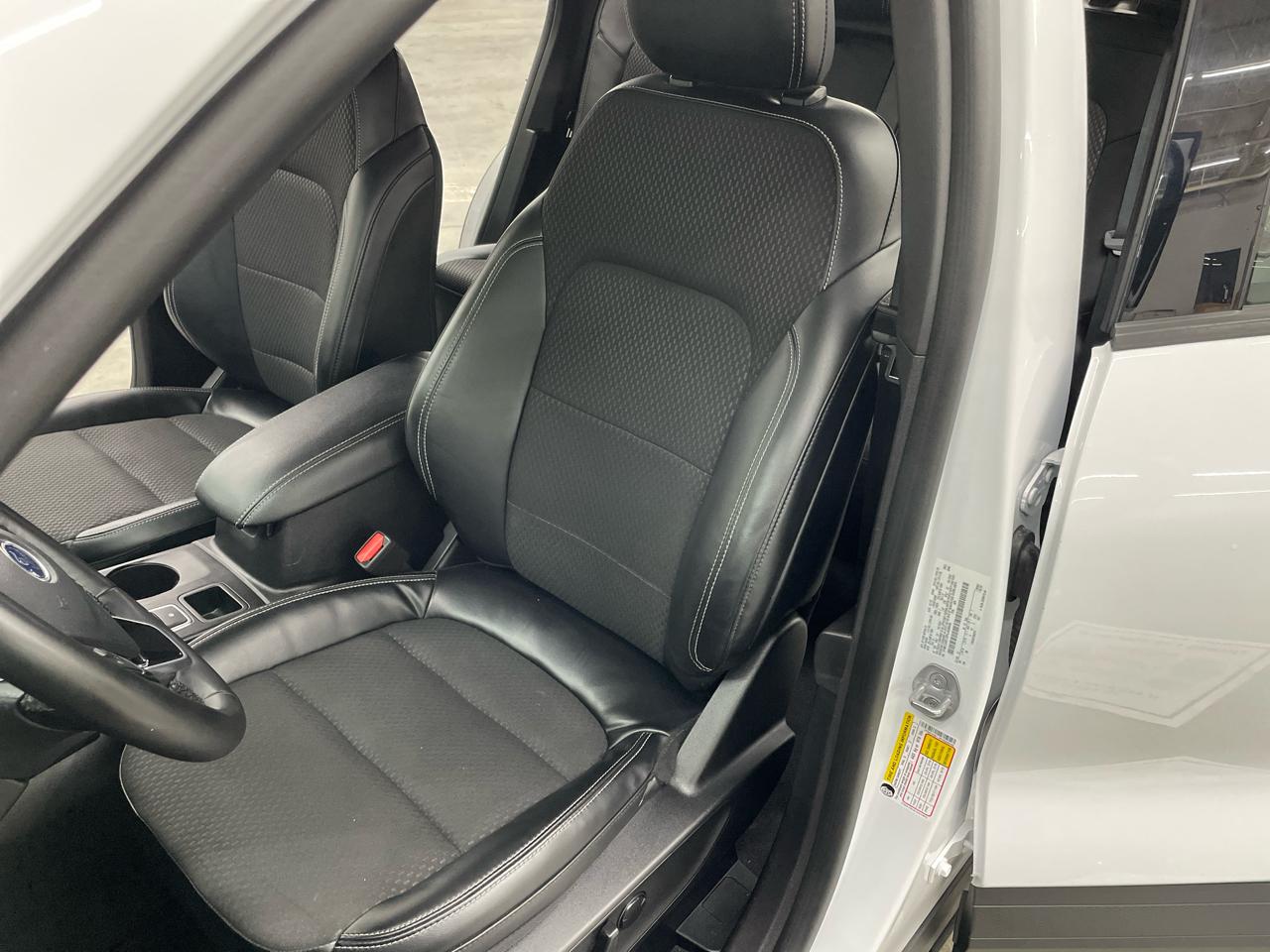 Ford Escape FWD 4dr Hybrid Limited 2023