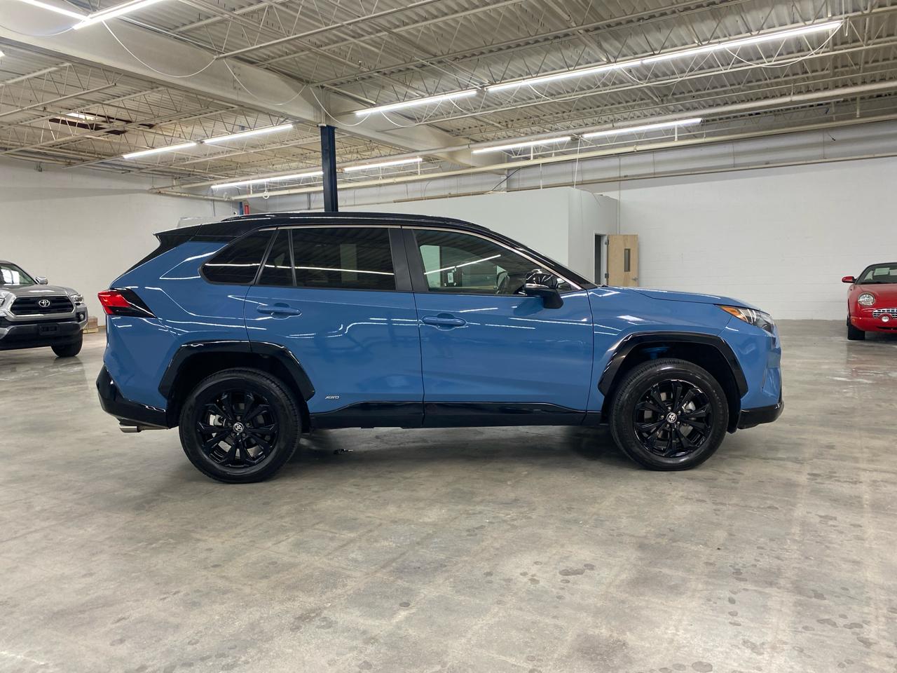 Toyota RAV4 Hybrid XSE AWD (Natl) 2022