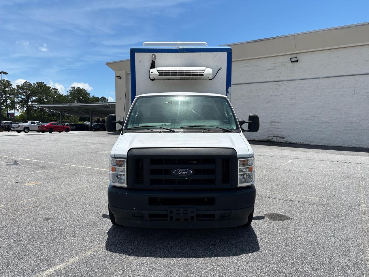 Ford E-Series Cutaway E-350 SRW 138" WB 2023