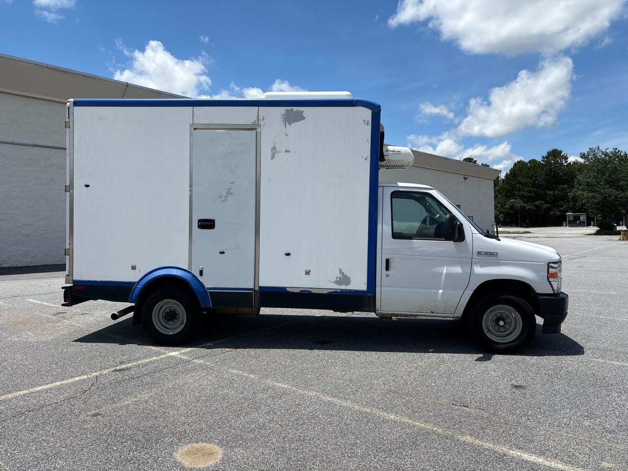 Ford E-Series Cutaway E-350 SRW 138" WB 2023