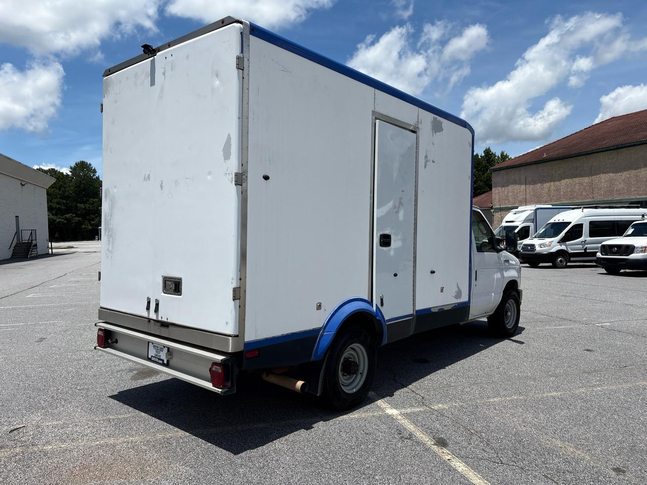 Ford E-Series Cutaway E-350 SRW 138" WB 2023