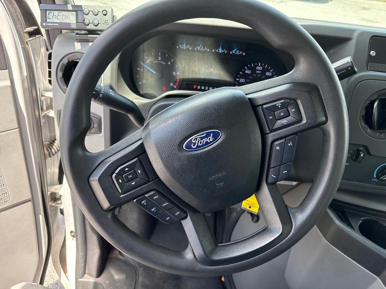 Ford E-Series Cutaway E-350 SRW 138" WB 2023