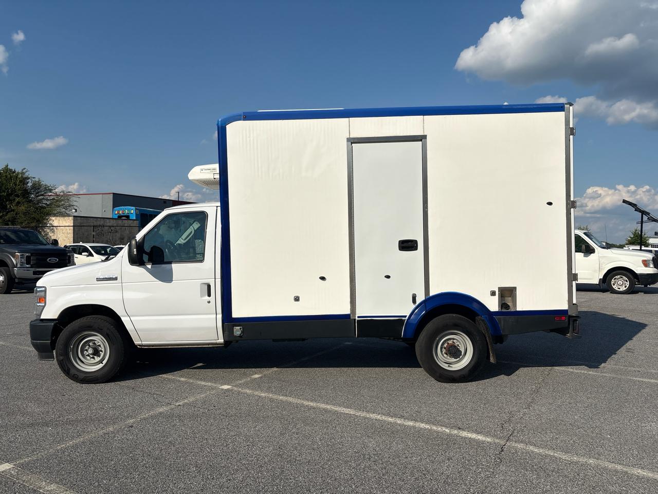 Ford E-Series Cutaway E-350 SRW 138" WB 2023