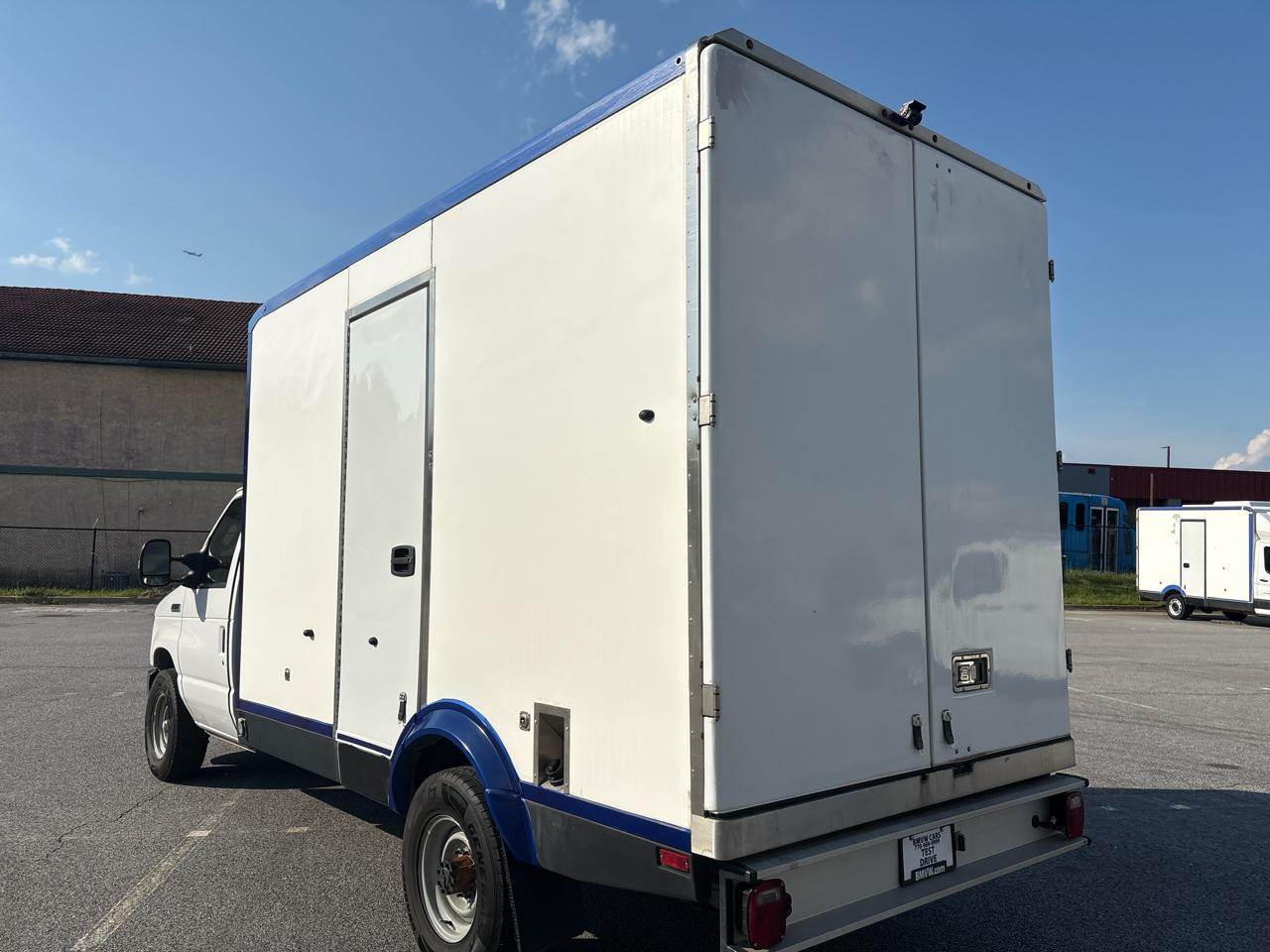 Ford E-Series Cutaway E-350 SRW 138" WB 2023