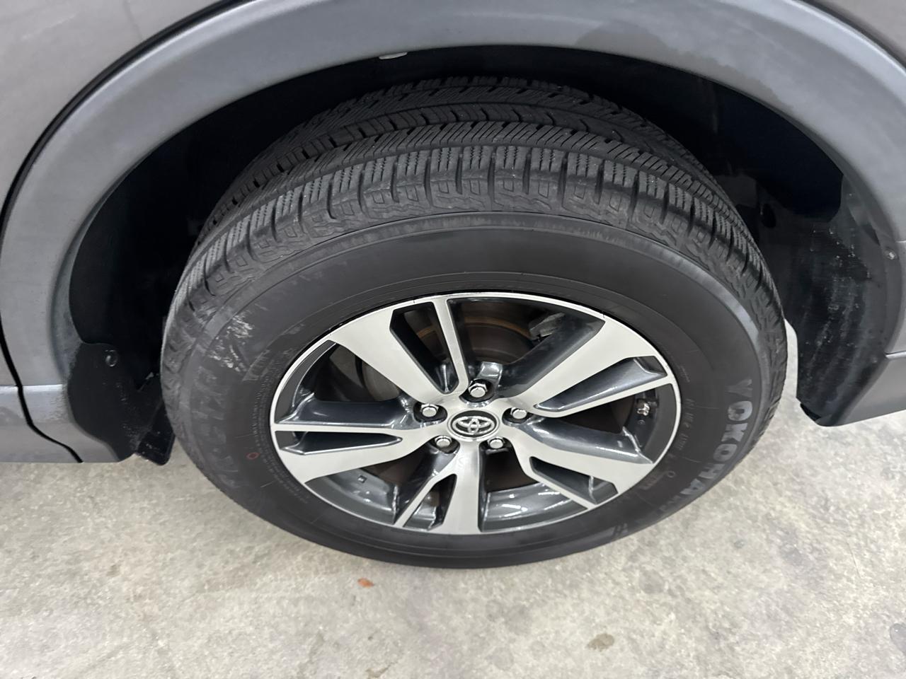 Toyota RAV4 XLE 2018