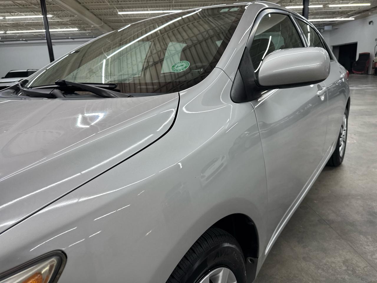 Toyota Corolla 4dr Sdn Auto LE (Natl) 2013