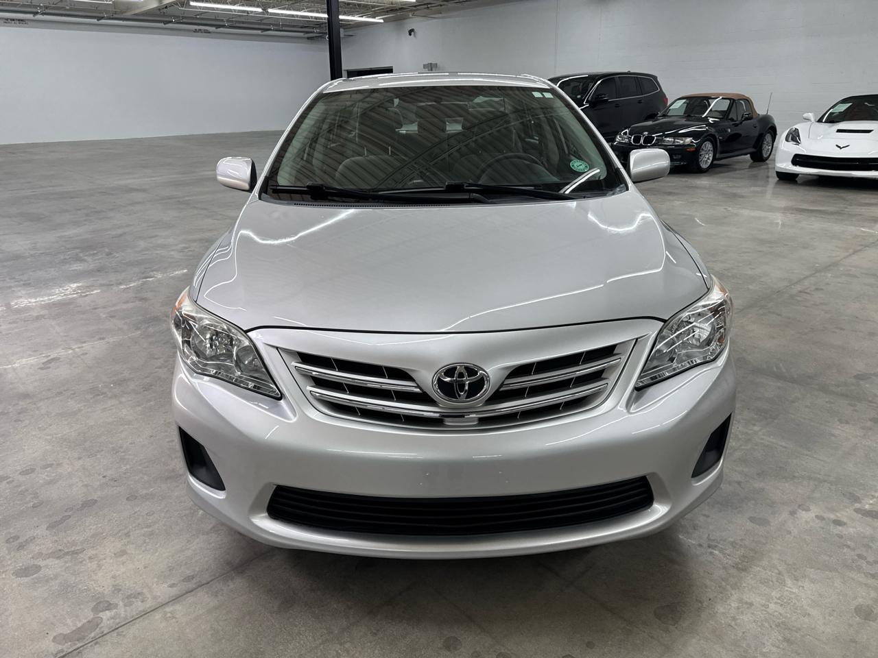 Toyota Corolla 4dr Sdn Auto LE (Natl) 2013