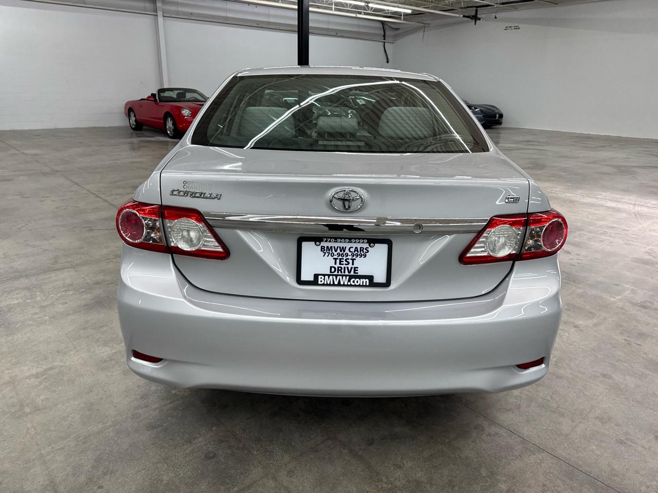 Toyota Corolla 4dr Sdn Auto LE (Natl) 2013