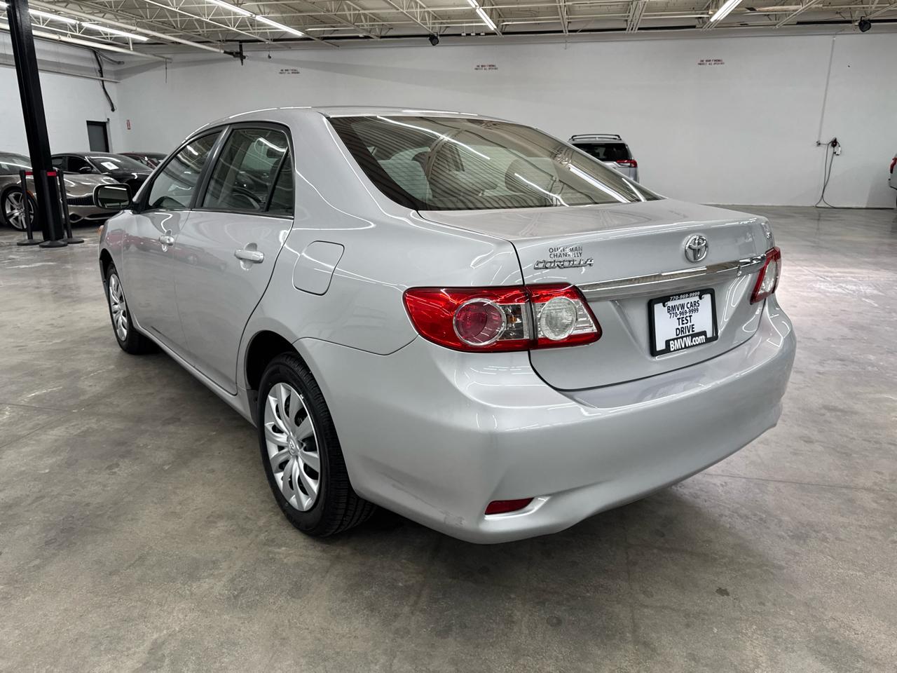 Toyota Corolla 4dr Sdn Auto LE (Natl) 2013