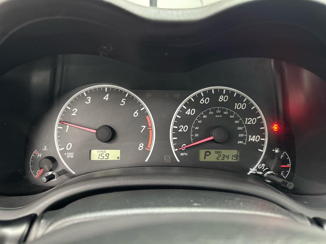 Toyota Corolla 4dr Sdn Auto LE (Natl) 2013