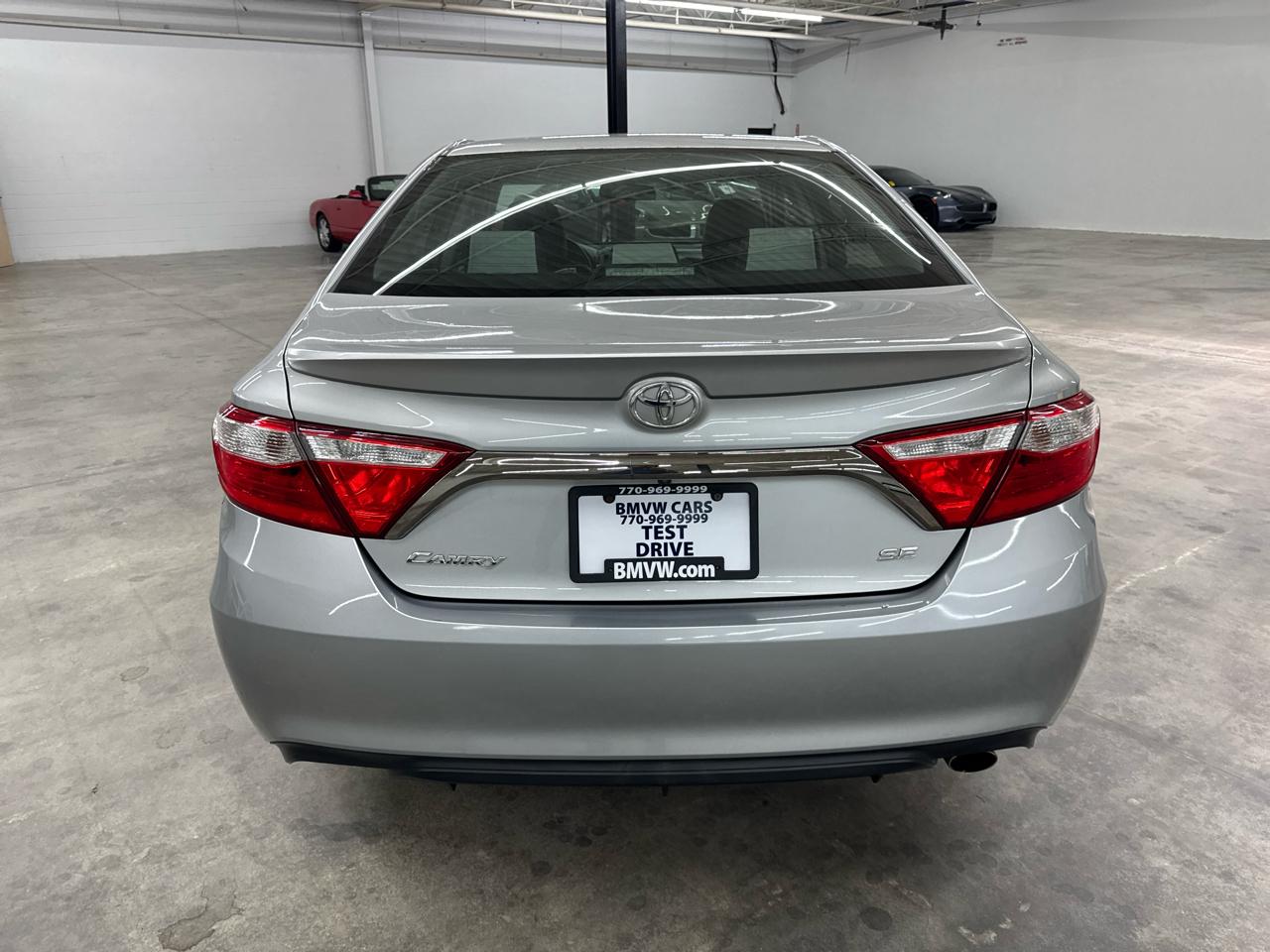 Toyota Camry SE 2016