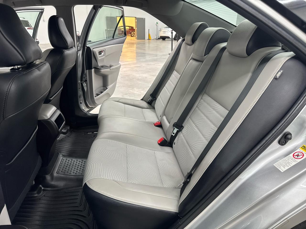 Toyota Camry SE 2016