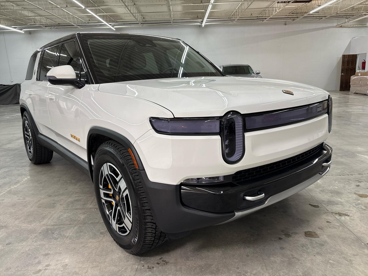 Rivian R1S Adventure 2023