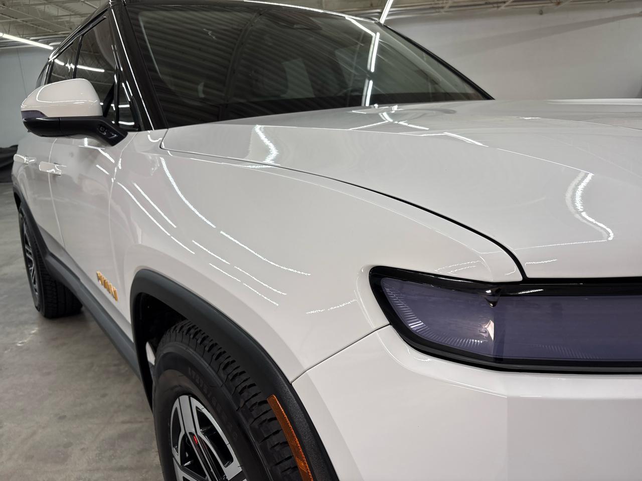 Rivian R1S Adventure 2023