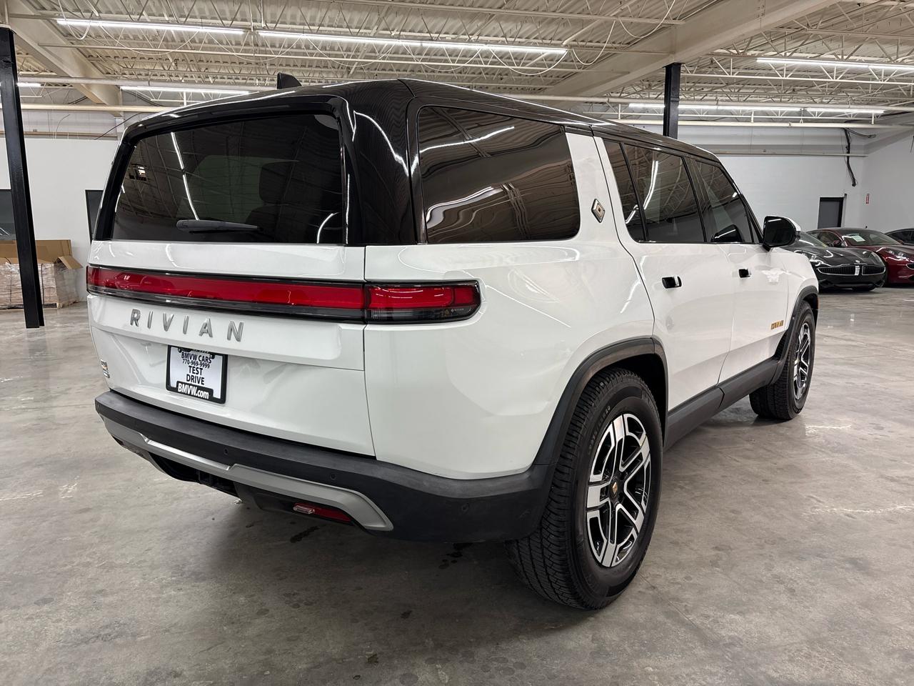 Rivian R1S Adventure 2023