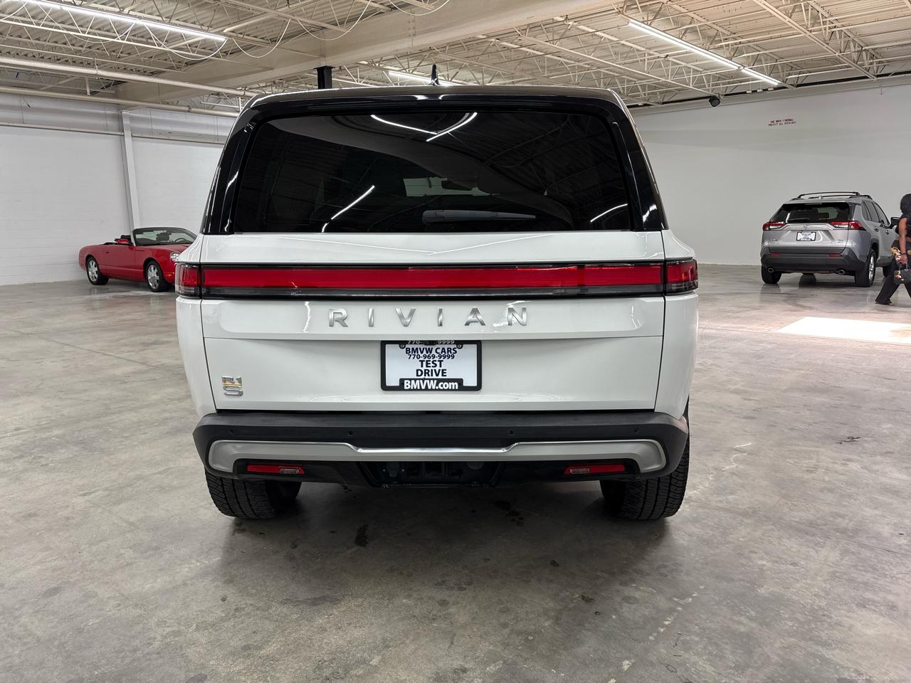 Rivian R1S Adventure 2023
