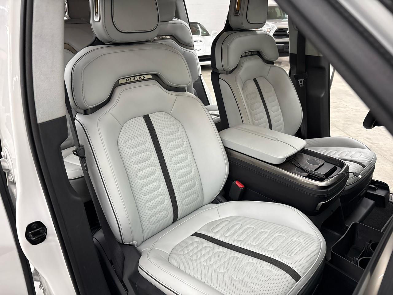 Rivian R1S Adventure 2023