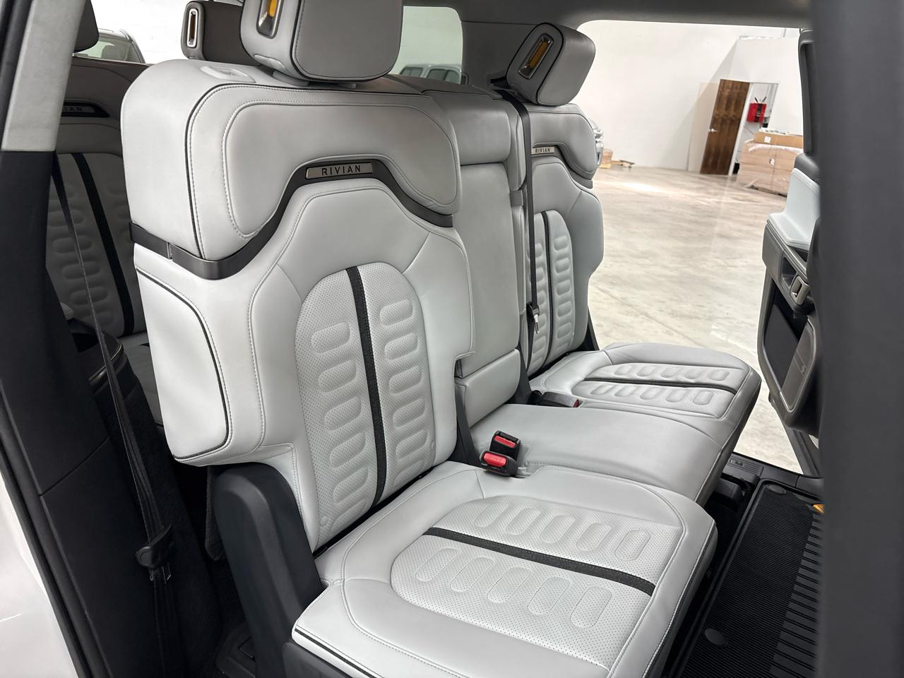 Rivian R1S Adventure 2023
