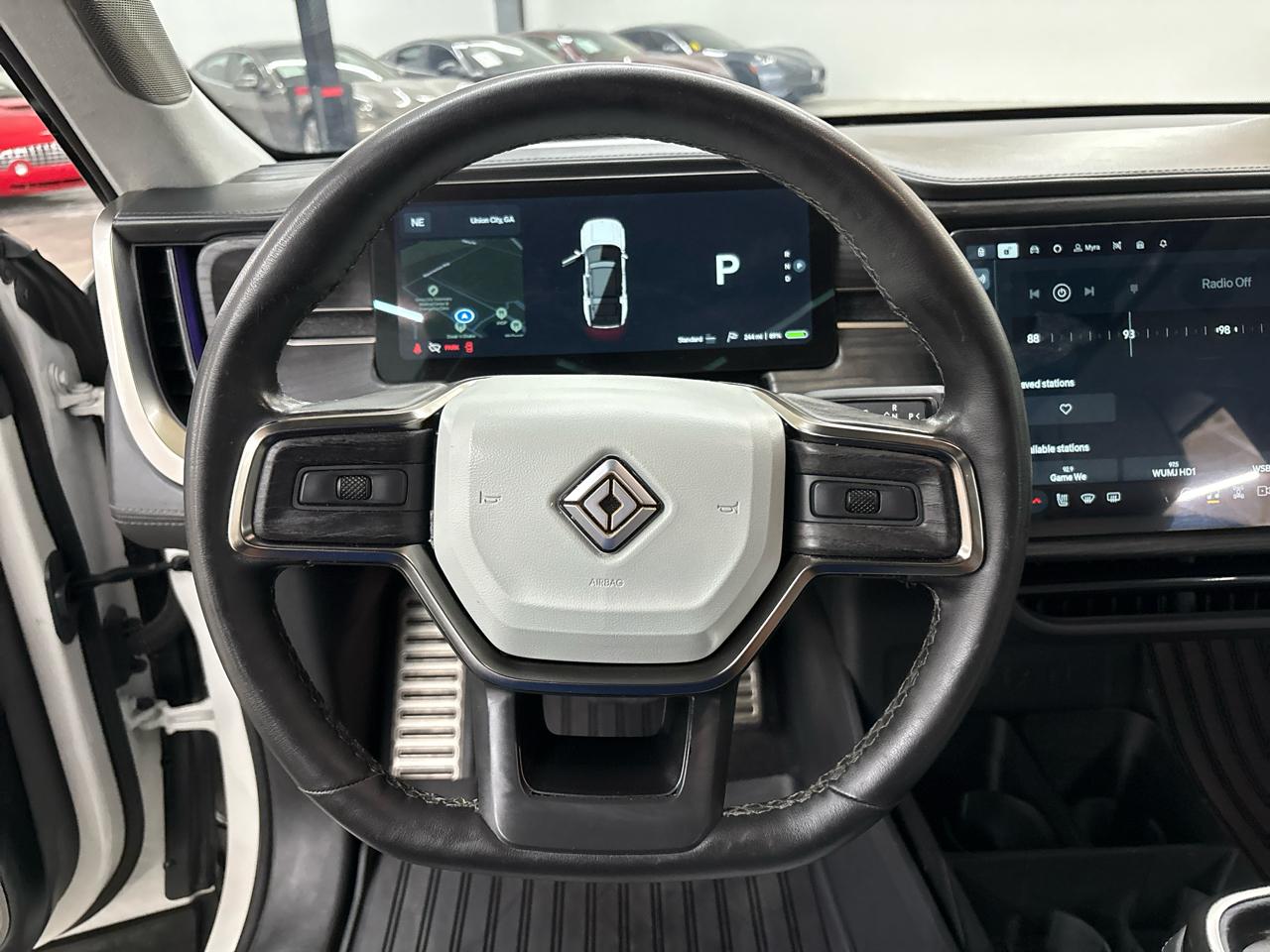 Rivian R1S Adventure 2023