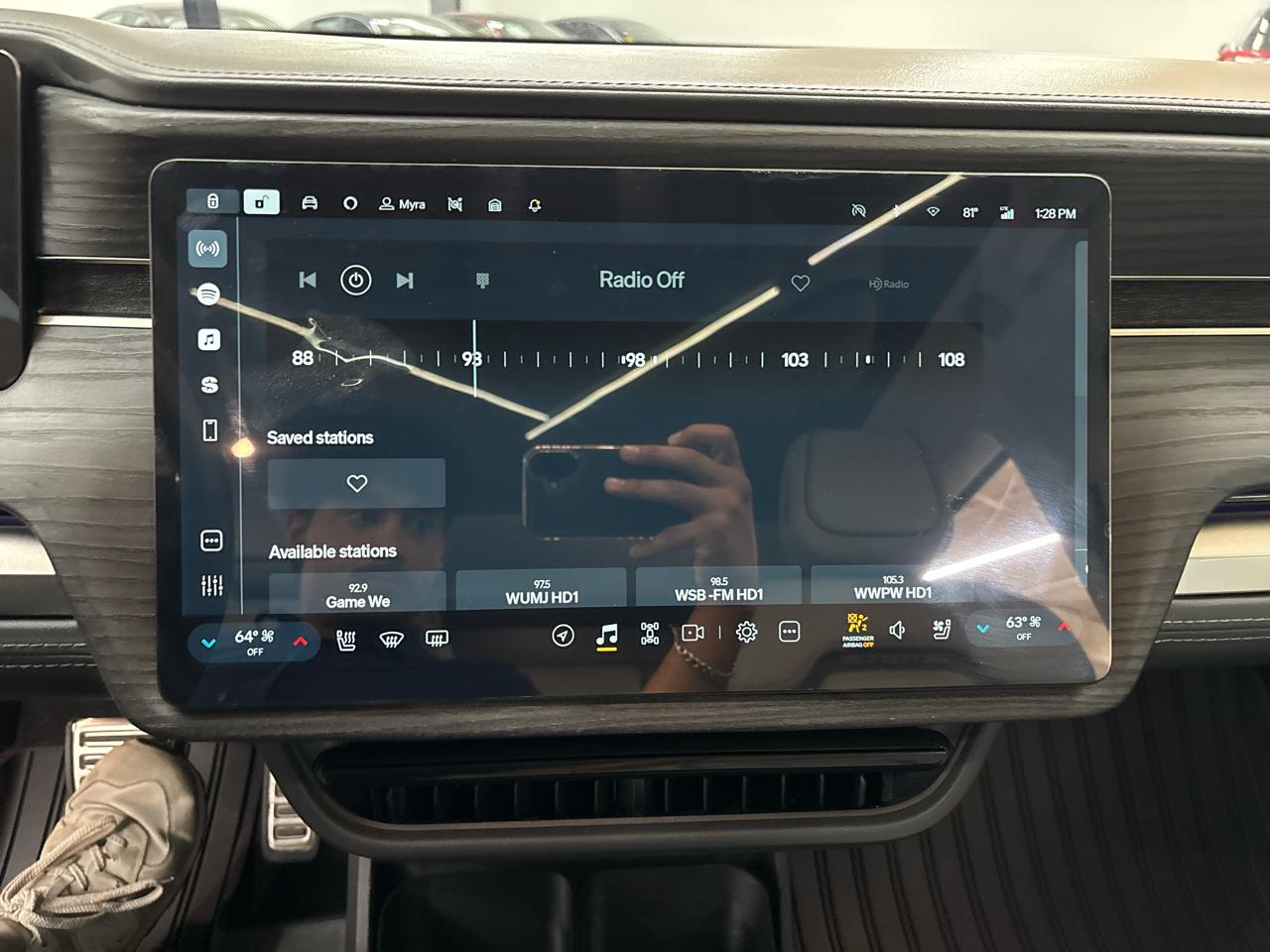 Rivian R1S Adventure 2023