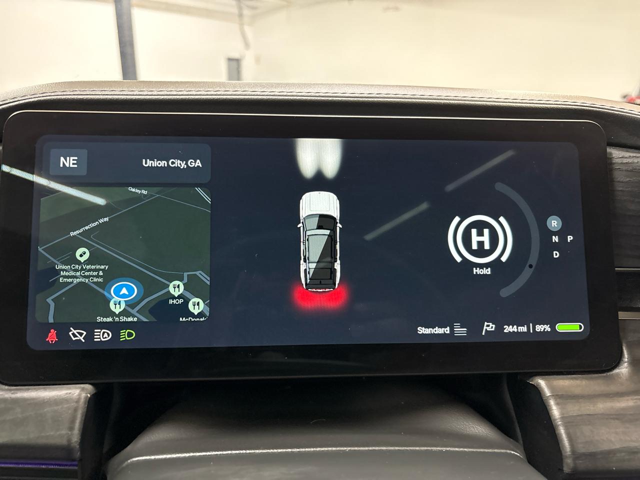 Rivian R1S Adventure 2023